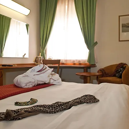 Otel Cavallo Est 4*