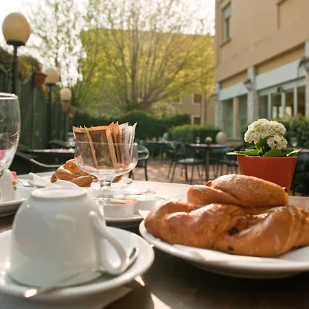 Cavallo Est Hotell Verona