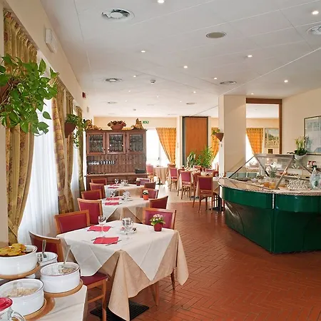 Hotell Cavallo Est 4*